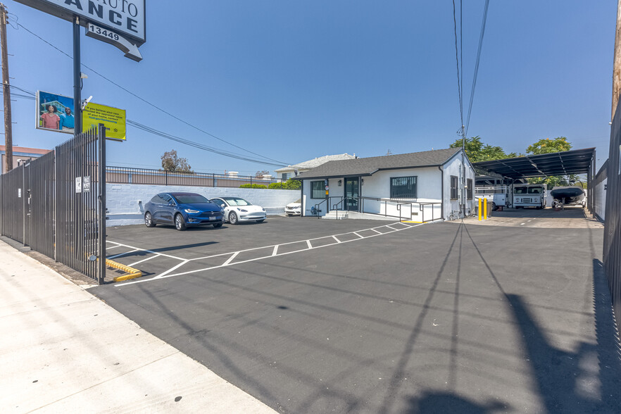 13449 Van Nuys Blvd, Pacoima, CA en venta - Foto del edificio - Imagen 1 de 13