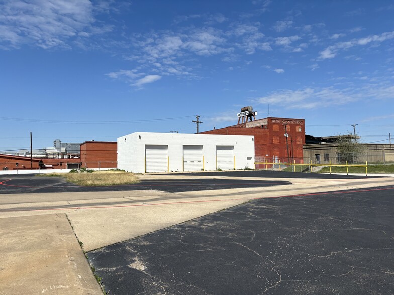 812 E 9th St, Fort Worth, TX en alquiler - Foto del edificio - Imagen 2 de 9