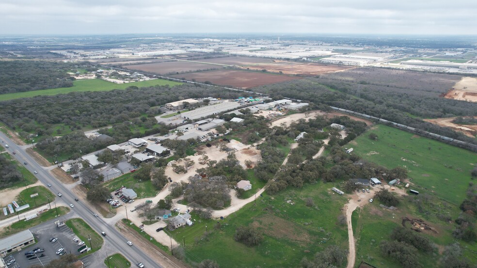 18816 & 18820 FM 2252, San Antonio, TX en alquiler - Foto del edificio - Imagen 1 de 7