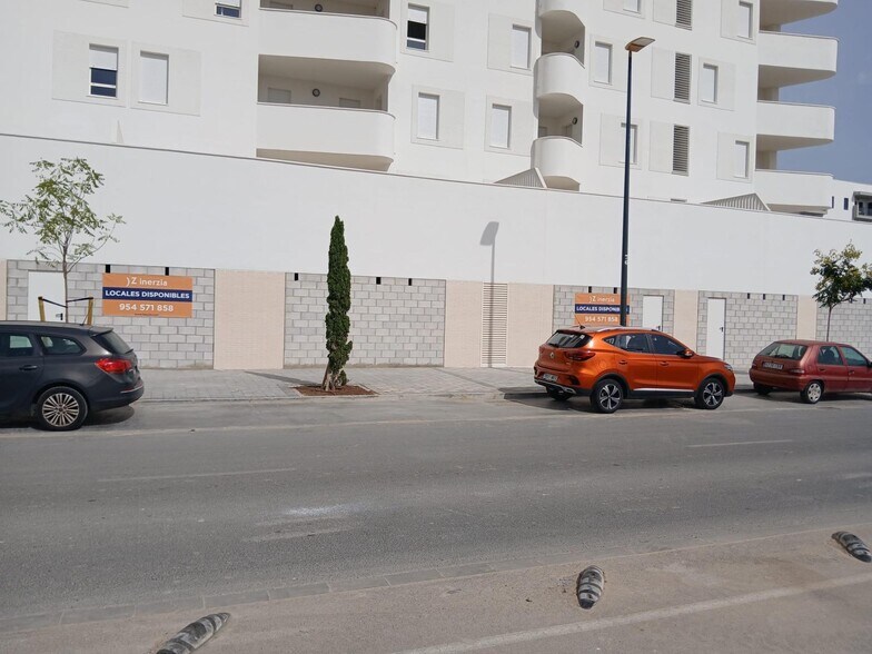 Local en SEVILLA en venta - Foto del edificio - Imagen 2 de 3