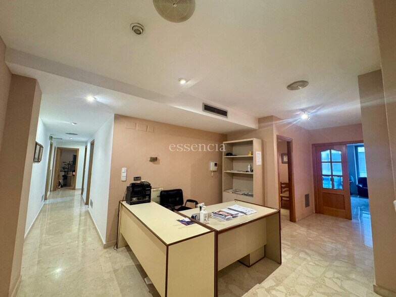 Local en Oliva, Valencia en venta - Foto del edificio - Imagen 2 de 32