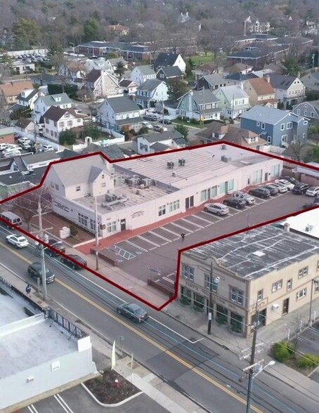 1157 Broadway, Hewlett, NY en venta - Vista aérea - Imagen 2 de 16