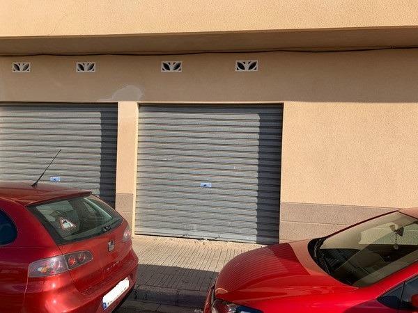 Local en Valencia de las Torres en venta - Foto del edificio - Imagen 2 de 5