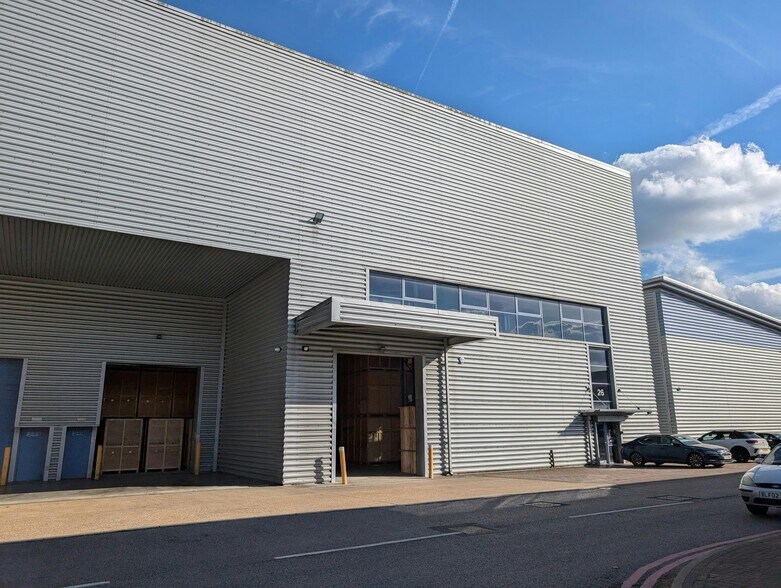 Avro Way, Weybridge en alquiler - Foto del edificio - Imagen 3 de 6