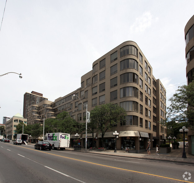 1177 Yonge St, Toronto, ON en venta - Foto del edificio - Imagen 2 de 9