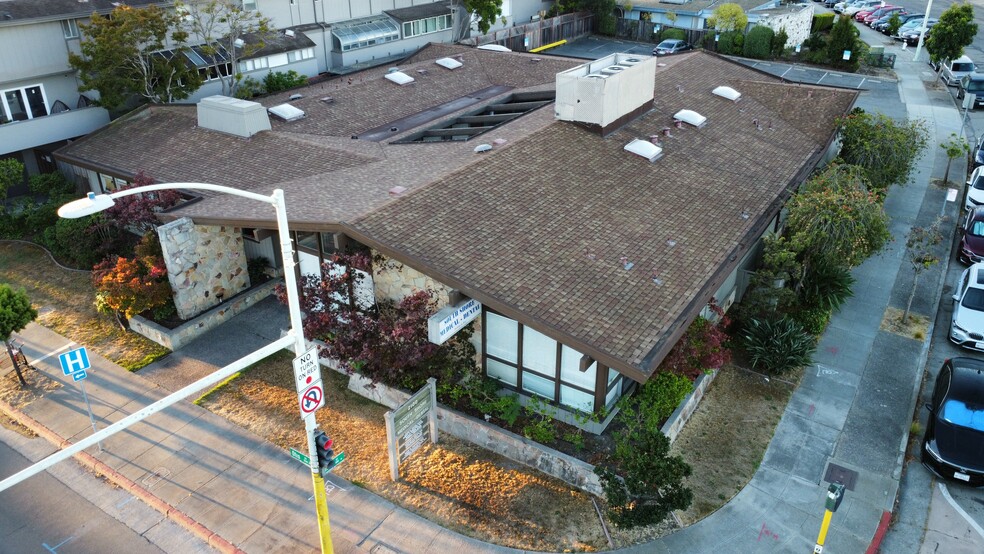 2100 Otis Dr, Alameda, CA en venta - Foto del edificio - Imagen 3 de 15