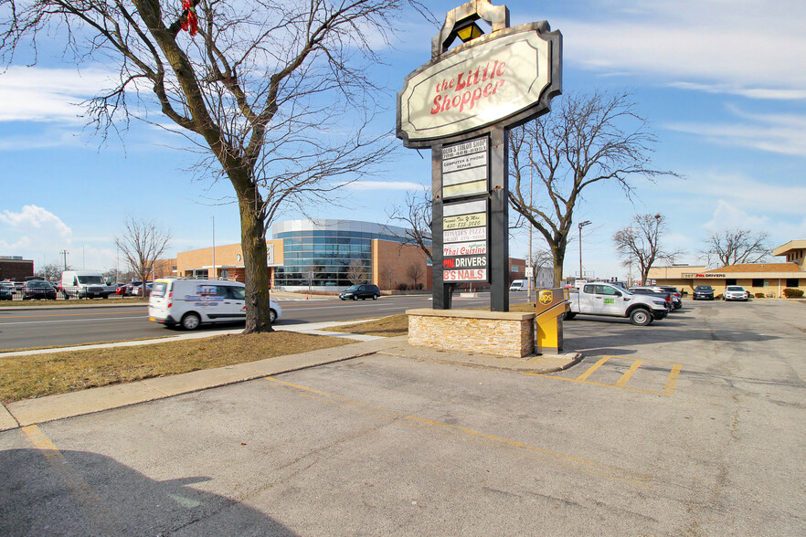 675-707 N York Rd, Elmhurst, IL en alquiler - Foto del edificio - Imagen 1 de 1