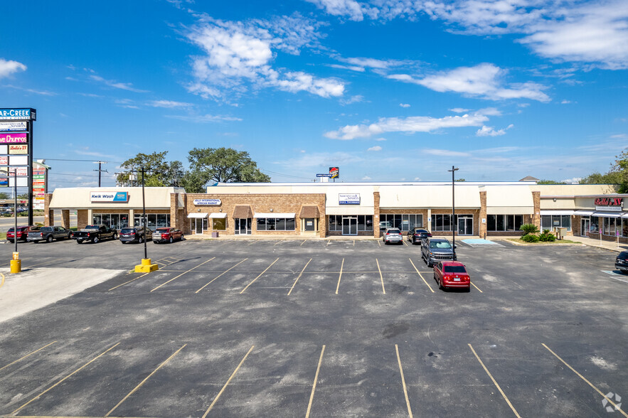 7007 Bandera Rd, San Antonio, TX en alquiler - Foto del edificio - Imagen 3 de 8