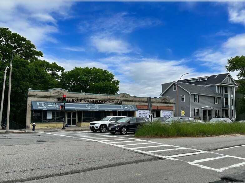 815-823 Boylston St, Chestnut Hill, MA en venta - Foto del edificio - Imagen 1 de 1