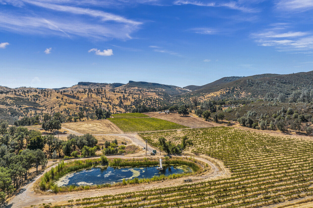 500 Old Long Valley Rd, Clearlake Oaks, CA en venta Foto del edificio- Imagen 1 de 113