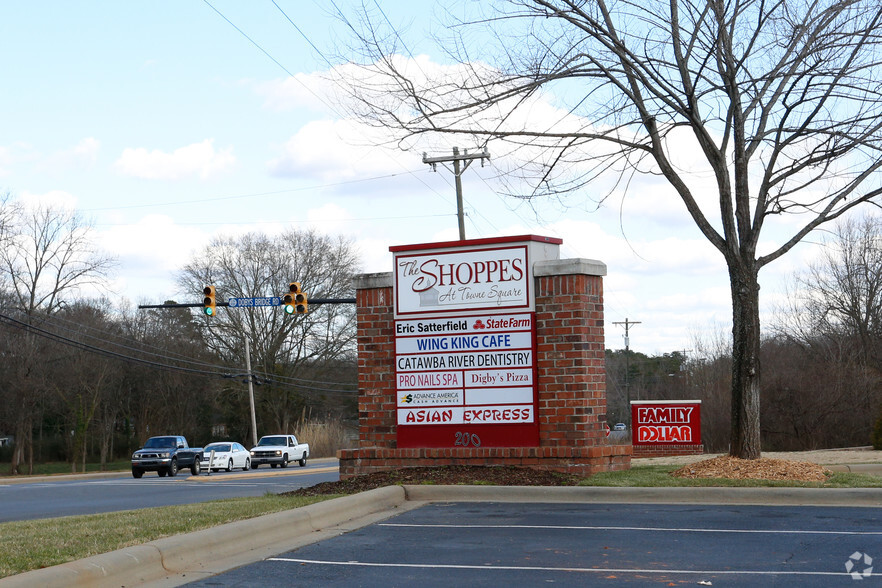 200 Dobys Bridge Rd, Fort Mill, SC en alquiler - Foto del edificio - Imagen 2 de 11