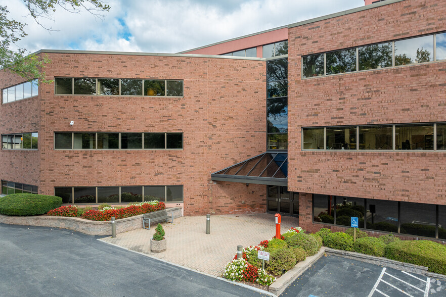 135 Beaver St, Waltham, MA en alquiler - Foto del edificio - Imagen 2 de 14