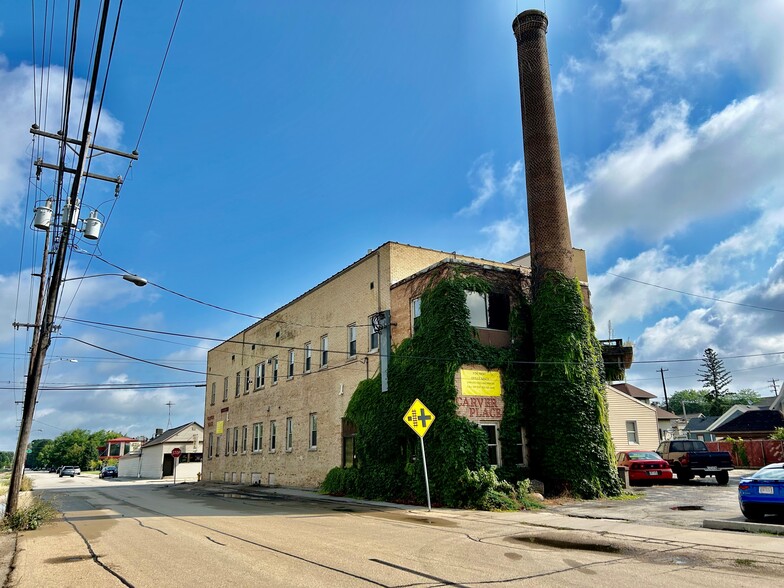 501 Merritt Ave, Oshkosh, WI en alquiler - Foto del edificio - Imagen 2 de 8