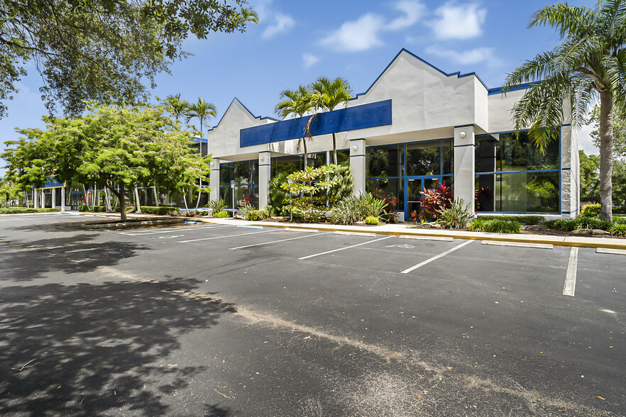 1601-1605 W Oakland Park Blvd, Oakland Park, FL en alquiler - Foto del edificio - Imagen 3 de 15