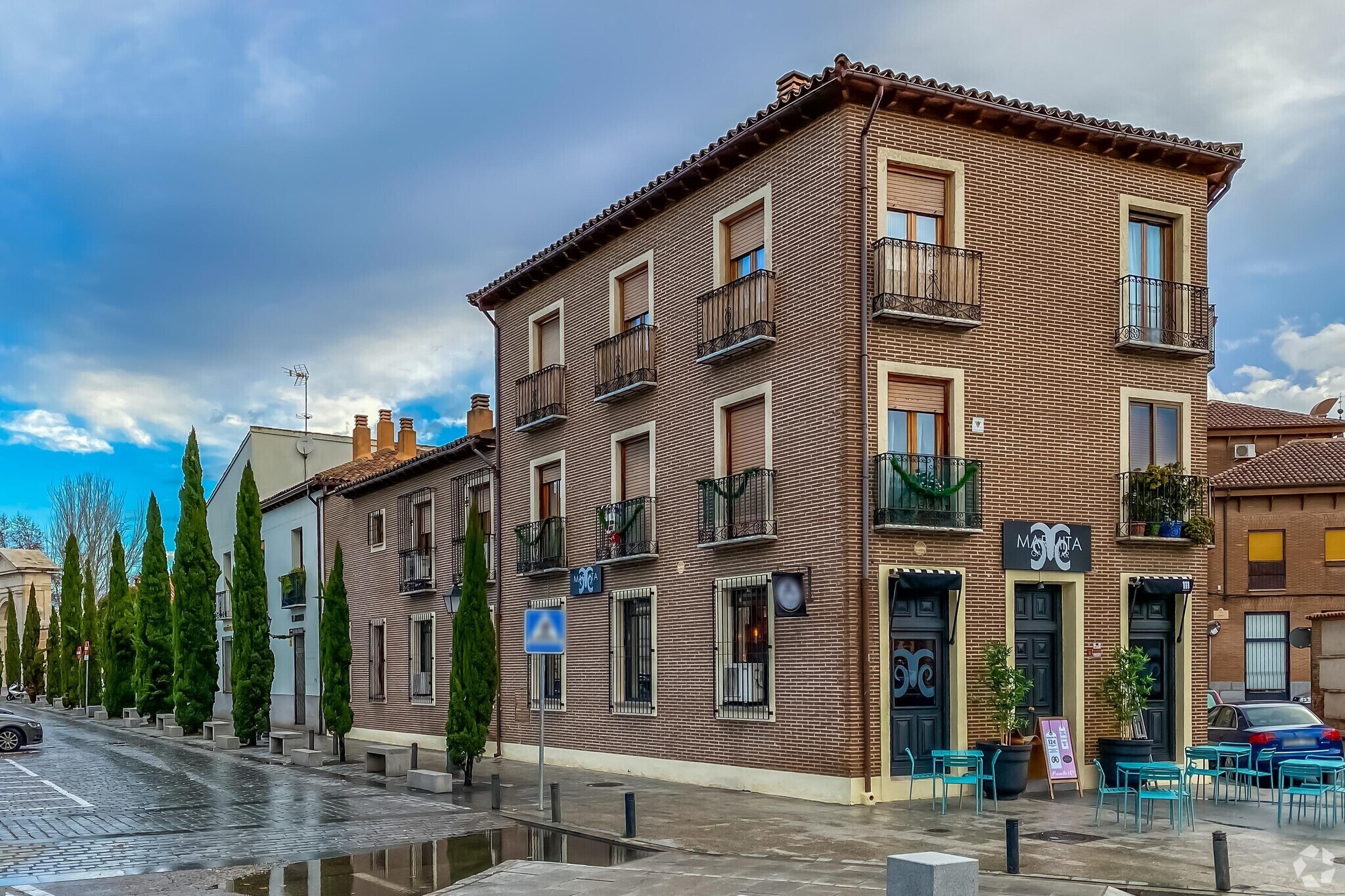 Edificio residencial en Alcalá de Henares, Madrid en venta Foto principal- Imagen 1 de 4