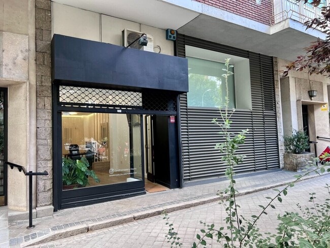 Más detalles de Avenida de Bruselas, 73, Madrid - Oficina/Local en alquiler