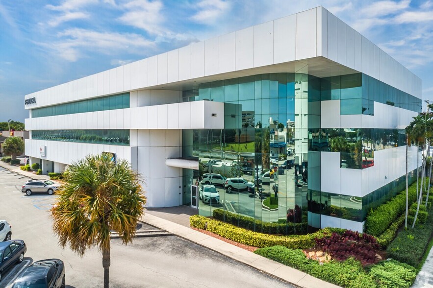 2419 E Commercial Blvd, Fort Lauderdale, FL en alquiler - Foto del edificio - Imagen 1 de 11