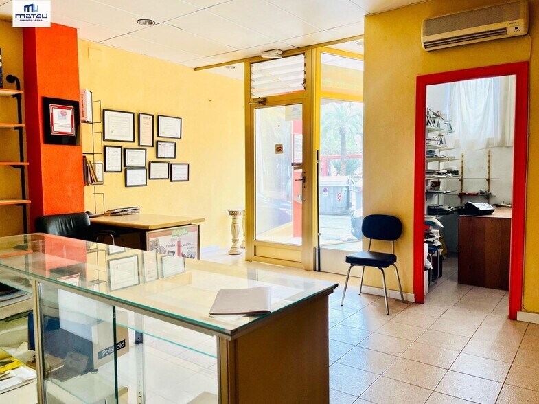 Local en Elche, Alicante en venta - Foto del interior - Imagen 3 de 25