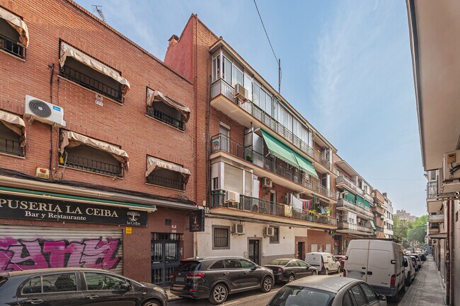 Más detalles de Calle de Antonia Lancha, 18, Madrid - Edificio residencial​ en venta