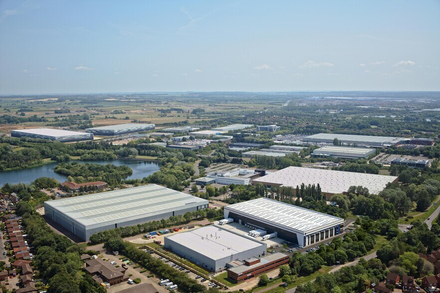 45 Yeomans Dr, Milton Keynes en alquiler - Vista aérea - Imagen 2 de 4