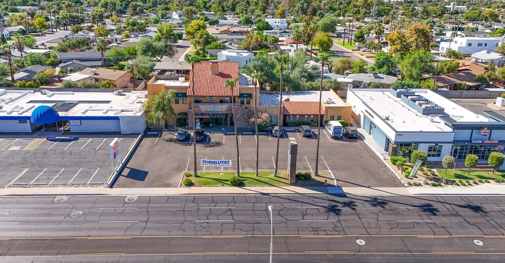 3305 E Indian School Rd, Phoenix, AZ en alquiler - Foto del edificio - Imagen 2 de 4