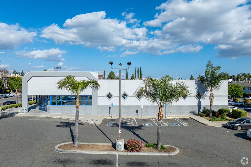 18444 Plummer St, Northridge, CA en venta - Foto del edificio - Imagen 2 de 6