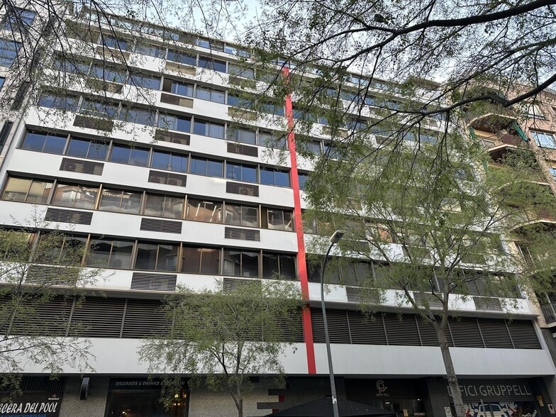 Carrer de Calàbria, Barcelona, Barcelona en venta - Foto del edificio - Imagen 2 de 5