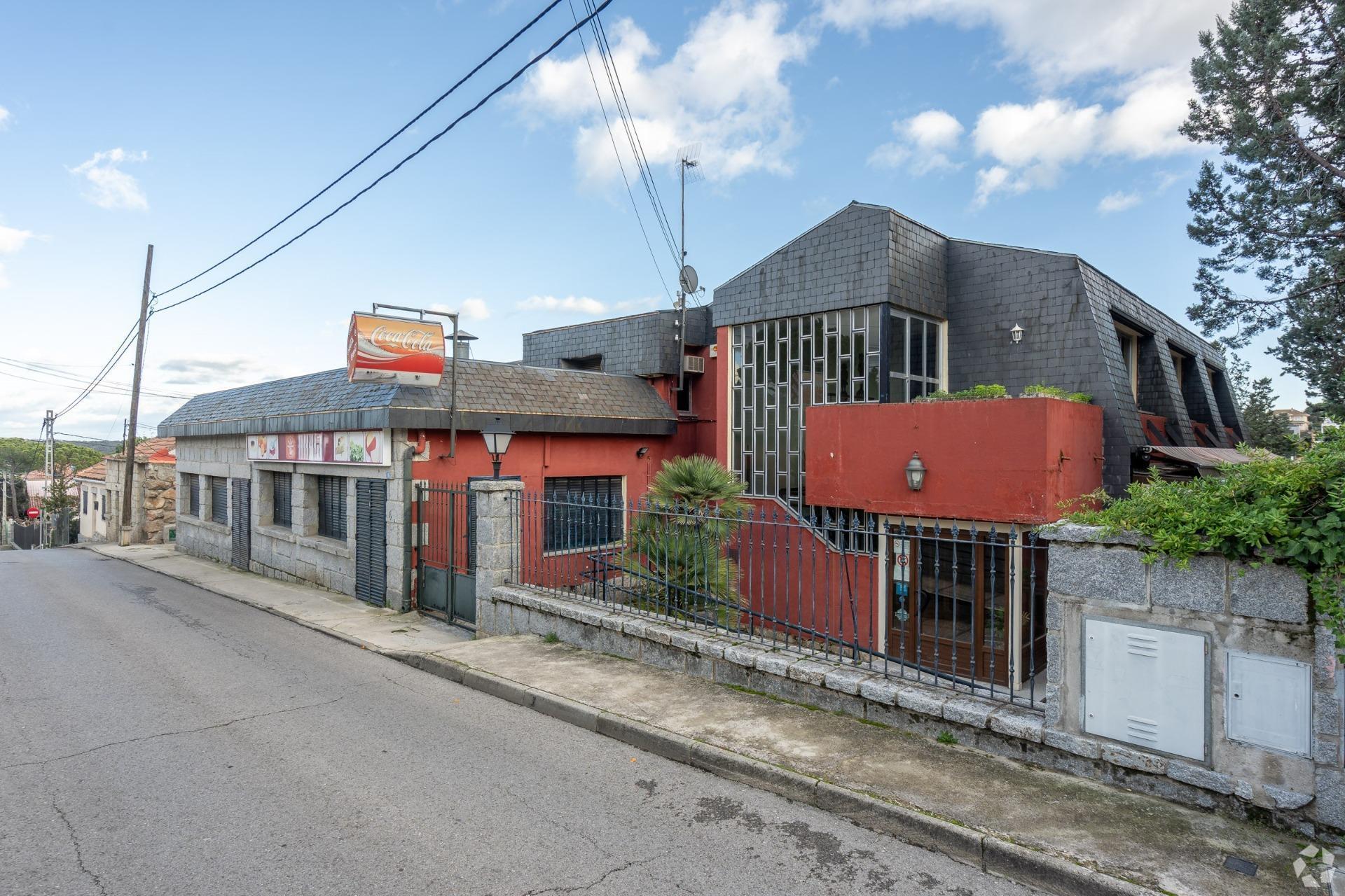 Locales en Las Rozas de Madrid, MAD en venta Foto del edificio- Imagen 1 de 35