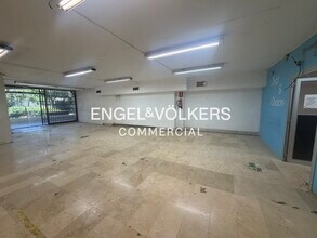 Local en Esplugues de Llobregat, Barcelona en alquiler Foto del interior- Imagen 2 de 18