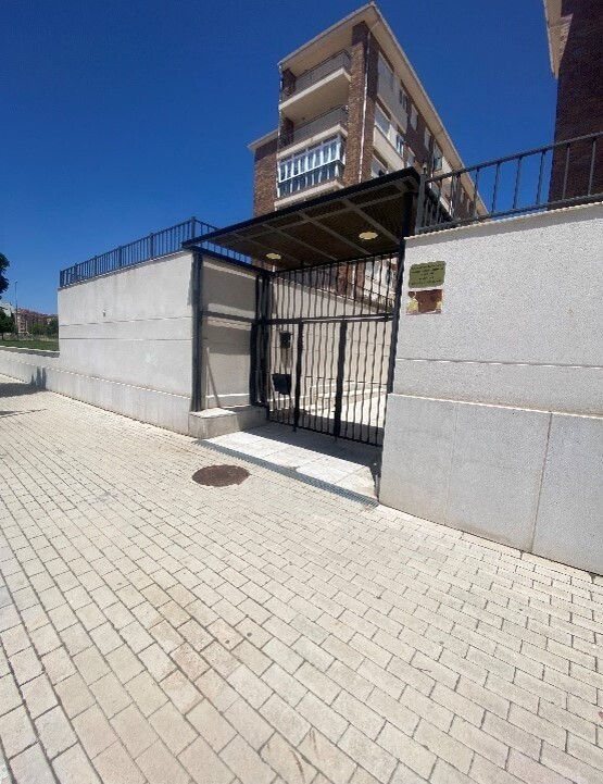 Calle Víctimas del Terrorismo, Ávila, Ávila en venta Foto del edificio- Imagen 1 de 3