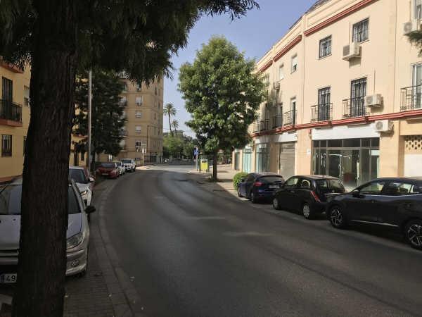 Local en Alcalá de Guadaíra, Sevilla en venta Foto del edificio- Imagen 1 de 12