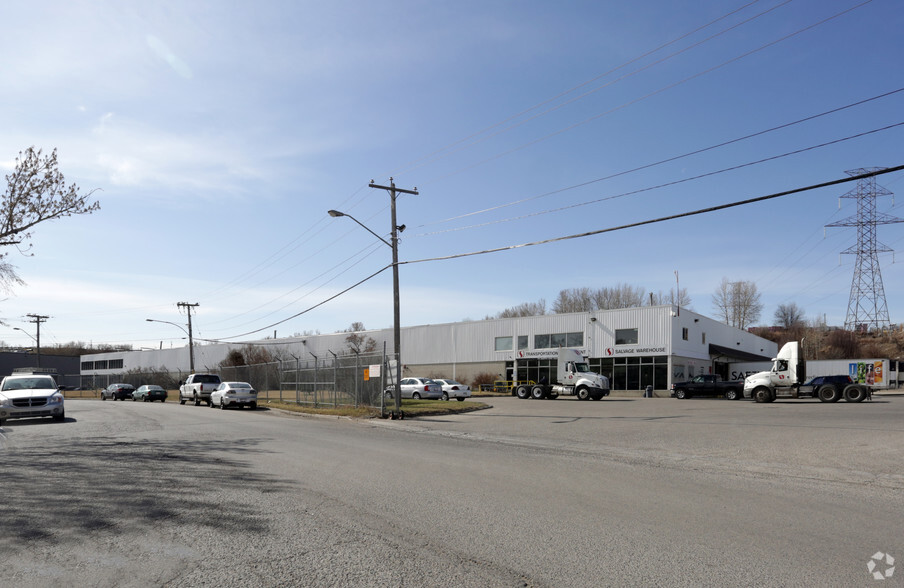 315 Manitou Rd SE, Calgary, AB en alquiler - Foto del edificio - Imagen 3 de 18