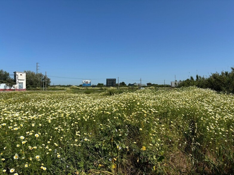 Avenida la Constitución, 86, Bollullos de la Mitación, Sevilla en venta - Foto del edificio - Imagen 3 de 10