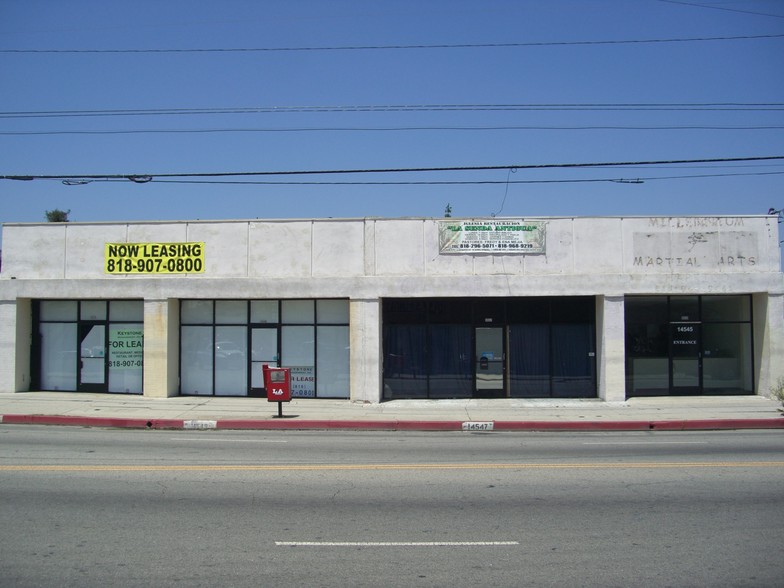 14545-14551 Vanowen St, Van Nuys, CA en alquiler - Foto del edificio - Imagen 2 de 3