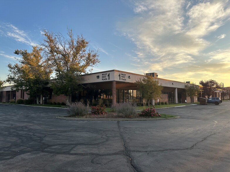 4750 W Wiley Post Way, Salt Lake City, UT en alquiler - Foto del edificio - Imagen 1 de 5