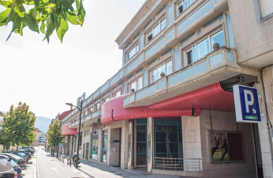 Local en Nigrán en venta - Foto del edificio - Imagen 1 de 11