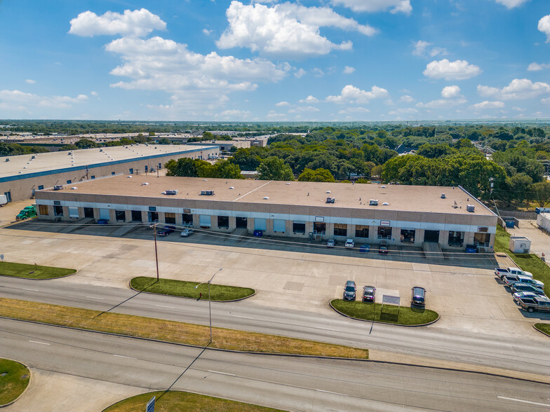 1922-1938 N Great Southwest Pky, Grand Prairie, TX en alquiler - Foto principal - Imagen 1 de 38