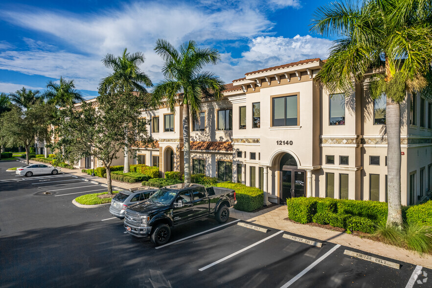 12140 Carissa Commerce Ct, Fort Myers, FL en alquiler - Foto del edificio - Imagen 1 de 15