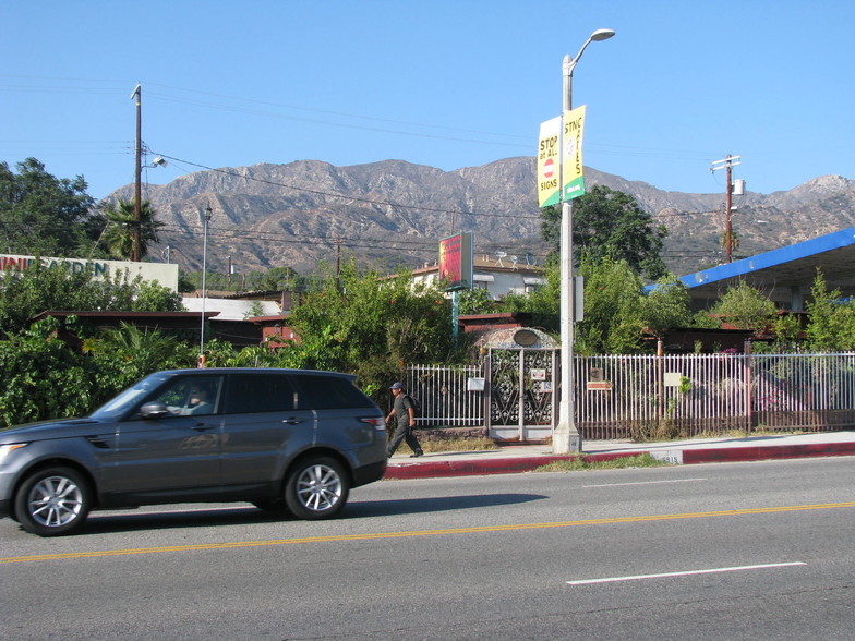 6915 Foothill Blvd, Tujunga, CA en alquiler - Foto del edificio - Imagen 1 de 22