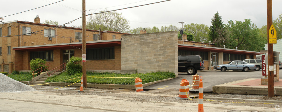 13535 Detroit Ave, Lakewood, OH en alquiler - Foto del edificio - Imagen 3 de 4