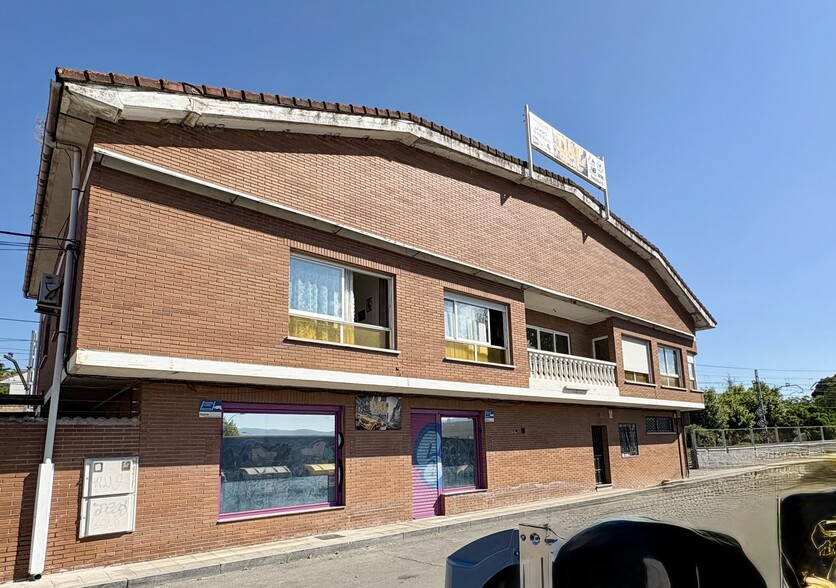 Calle Entrevías, 7, Collado Villalba, Madrid en venta - Foto del edificio - Imagen 2 de 11