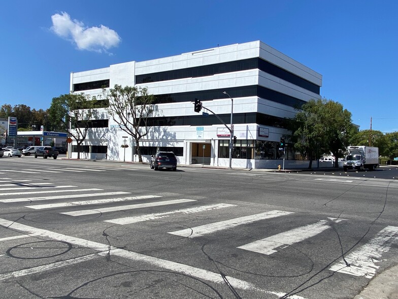 4419 Van Nuys Blvd, Sherman Oaks, CA en alquiler - Foto del edificio - Imagen 2 de 4