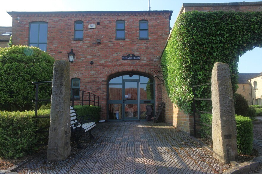 Alderton Rd, Paulerspury en alquiler - Foto del edificio - Imagen 1 de 8