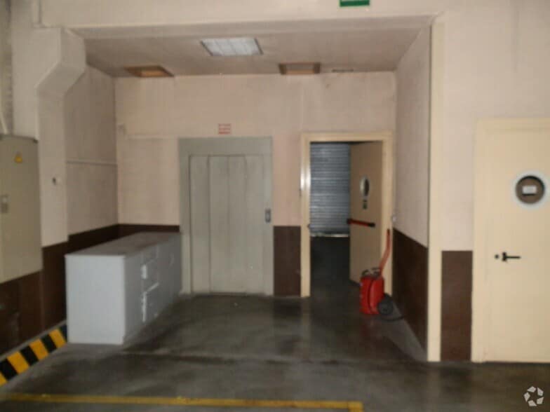 Nave en Alcalá de Henares, Madrid en alquiler - Foto del edificio - Imagen 3 de 8