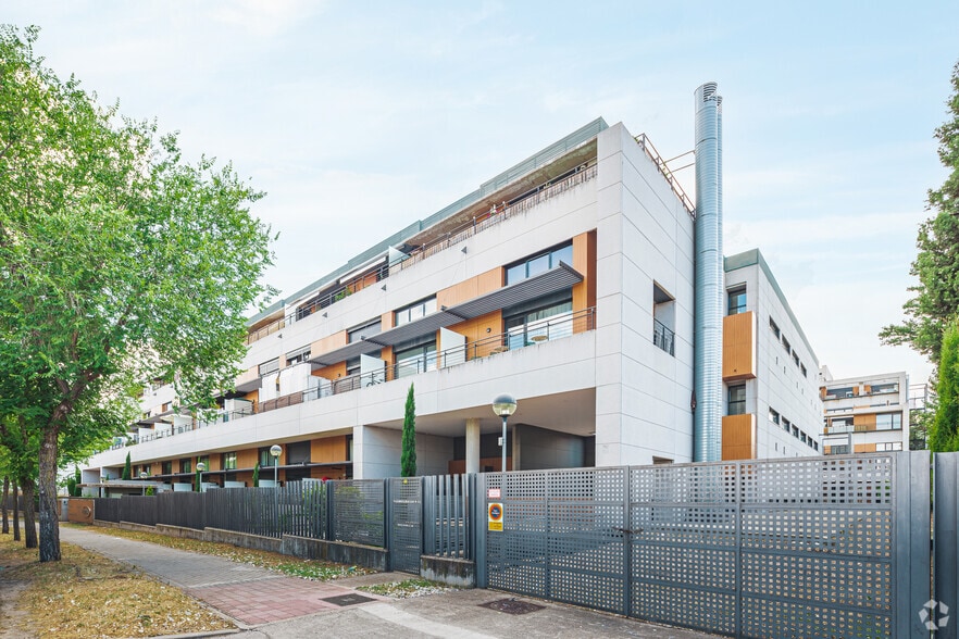 Avenida de la Industria, Tres Cantos, Madrid en venta - Foto del edificio - Imagen 3 de 5
