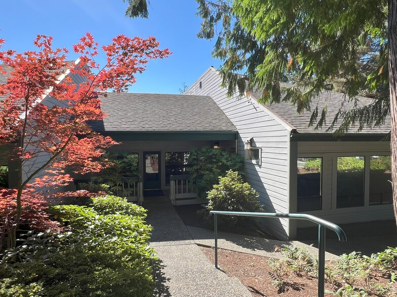 11415 Ne 128th St, Kirkland, WA en venta - Foto del edificio - Imagen 2 de 7