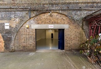 Más detalles de Bellenden Rd, London - Nave en alquiler