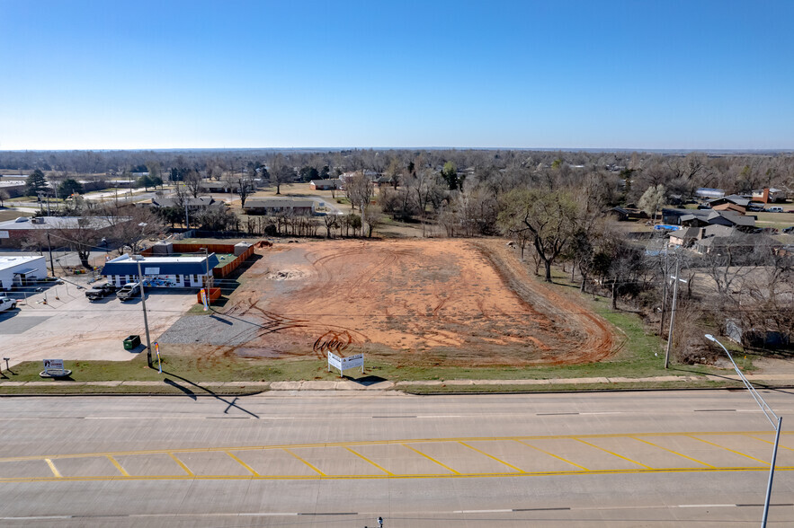 1724 W Hwy 152, Mustang, OK en venta - Foto del edificio - Imagen 1 de 4