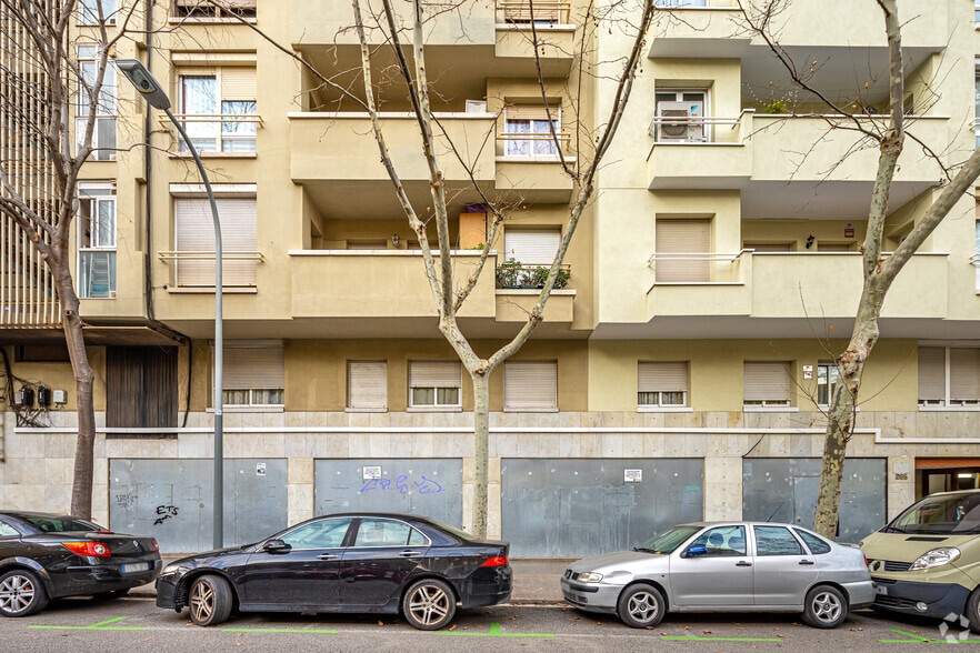 Local en Barcelona, Barcelona en alquiler - Foto del edificio - Imagen 3 de 4