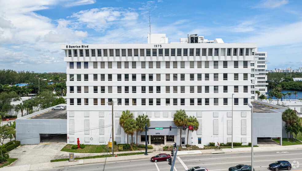 1975 E Sunrise Blvd, Fort Lauderdale, FL en alquiler - Foto del edificio - Imagen 2 de 6